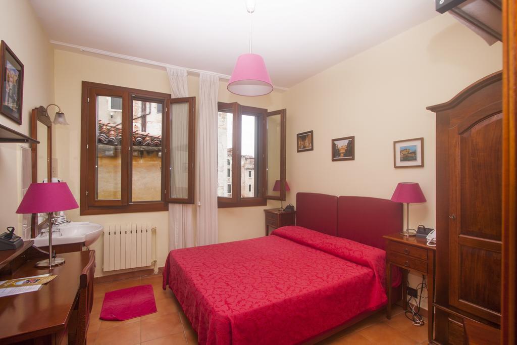 Hotel Dalla Mora Venice Exterior photo